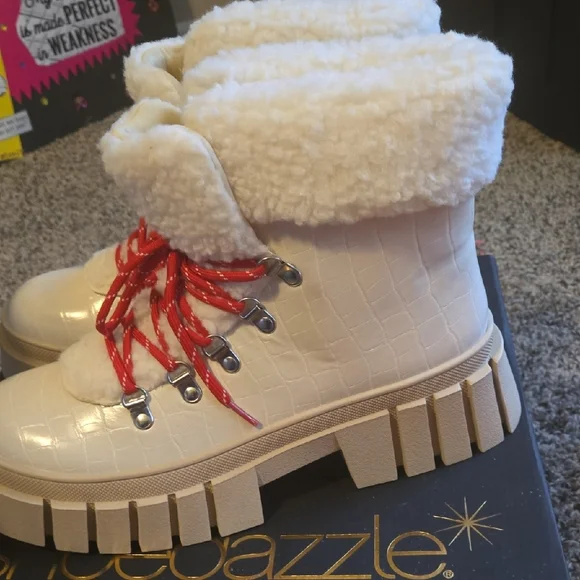 Shoe Dazzle Stylish Cream Boots with Red Laces - Picture 2 of 4